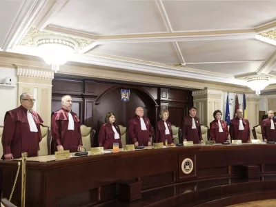 Ce rol are CCR când cade guvernul