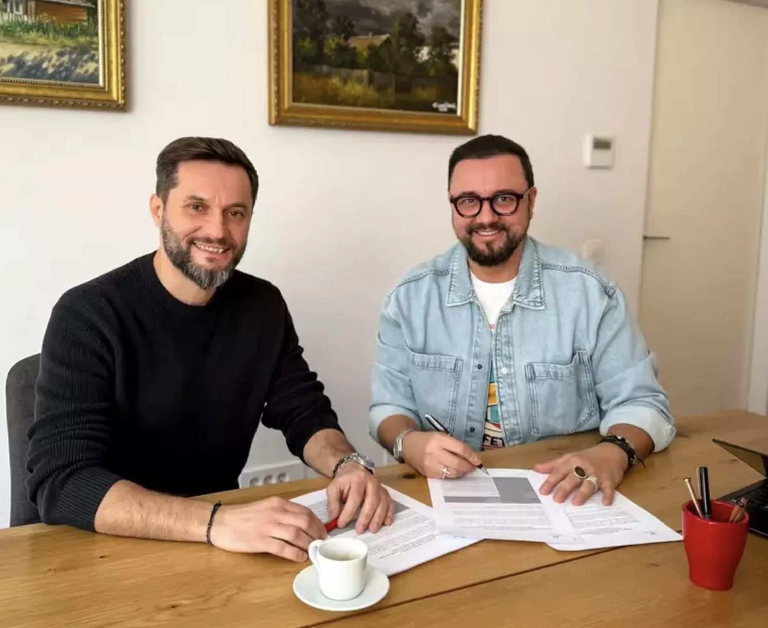 Revine Cătălin Măruță. A semnat