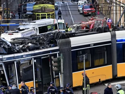 Un tramvai a deraiat. Sunt morți și cel puțin 40 de răniți