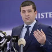 Vestea a picat ca un trăsnet la Deveselu! Ministrul Apărării: "Cine se uită la..."