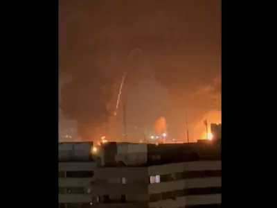 Marele aeroport în flăcări! Din păcate un atac aerian catastrofal a avut loc în...