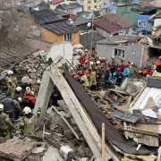 Explozie puternică! Zeci de salvatori luptă să găsească supraviețuitori