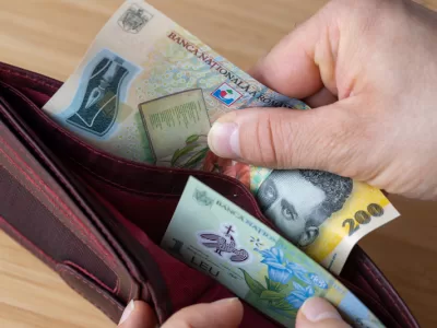 Pe ce dată întră pensiile în aprilie