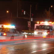 Lumea se cutremură! Mai multe ambulanțe incendiate...