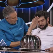 Din păcate este vorba de Chef Richard Abou Zaki. Antena 1 anunțat chiar acum