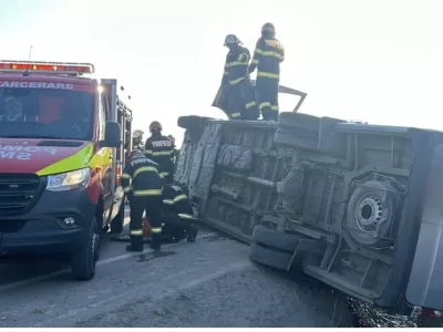 Accident mare. Sunt cel puțin 11...