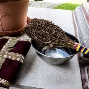 Ce pret are o sfestanie in 2026. Cat trebuie sa dai preotului la sfintirea casei