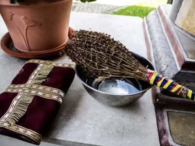 Ce pret are o sfestanie in 2026. Cat trebuie sa dai preotului la sfintirea casei