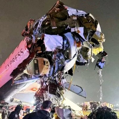 Accident aviatic, un avion cu 72 de pasageri s-a ciocnit de o mașină de pompieri