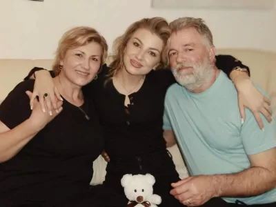 Codruța Filip e la pământ! Valentin Sanfira l-a băgat în spital pe tatăl ei. Omul s-a îmbolnăvit grav