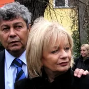 Din păcate este vorba de soția lui Mircea Lucescu! A căzut din picioare când a văzut starea soțului său