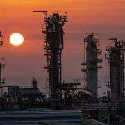 Război în Iran! Israel a bombardat masiv cel mai mare complex de...