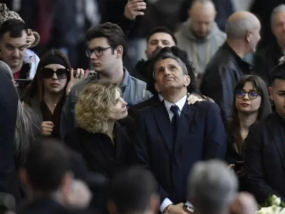 Fără precedent! Cum l-au taxat grecii după ce l-au văzut plângând pe Răzvan Lucescu la căpătâiul tatălui său