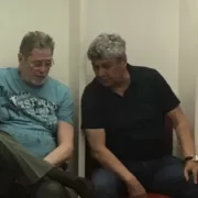 Asta mai lipsea! Din păcate este vorba despre marele Cornel Dinu...