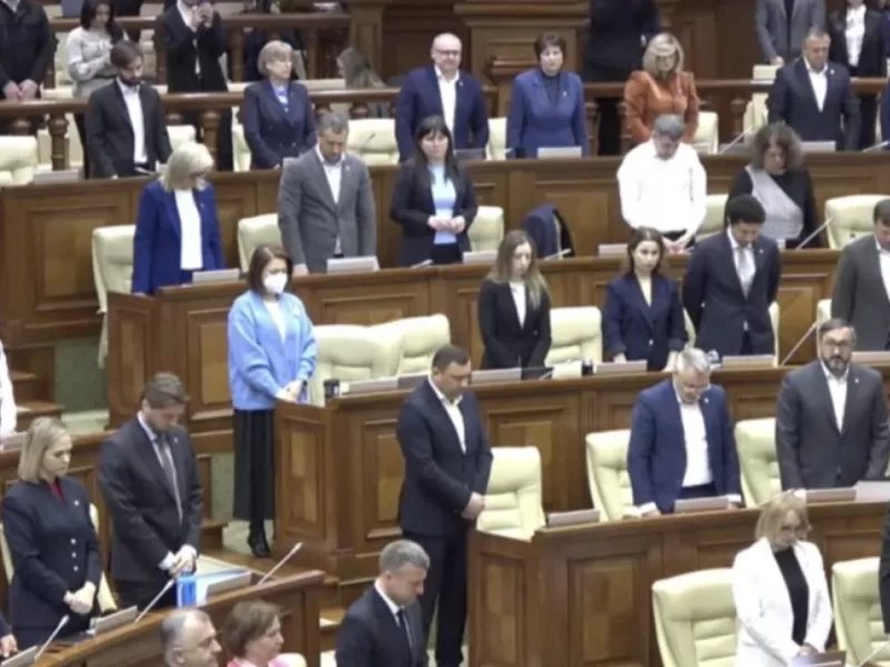 Tot ce n-a făcut Parlamentul României pentru Mircea Lucescu face Parlamentul Moldovei. Decizie radicală după ce s-a stins din viață
