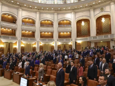 Acuzațiile momentului! „Sunt parlamentari care au fost forţaţi să semneze moţiunea”
