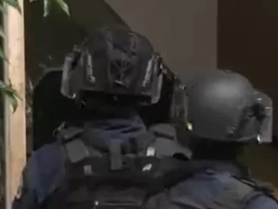 Momente de groază! Atac la o bancă, mai multe persoane sunt ținute ostatice