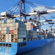 Patru români se află pe o navă sechestrată de iranieni