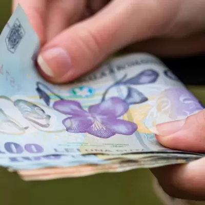 Guvernul a decis! 925 de lei în plus din luna mai