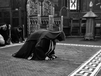 Când se trece pe sub masă de Paște