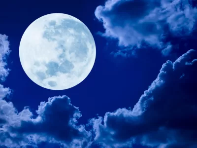 Luna plină în Scorpion aduce necazuri pentru 2 zodii, dar alți 3 nativi vor avea parte de noroc din belșug