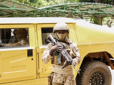 Autoritățile sunt în alertă maximă! Mai multe explozii și împușcături în capitala