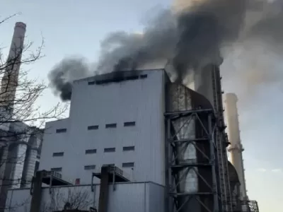 Incendiu puternic în România. Închideți urgent geamurile, evitați zona