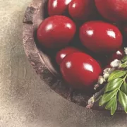 De ce se îngroapă ouăle roșii în pământ