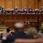 S-au răzgândit, nu vor mai vota moțiunea împotriva lui Bolojan. Dezastru pentru PSD și AUR