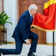 Premierul Republicii Moldova anunță unirea cu România...