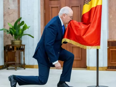 Premierul Republicii Moldova anunță unirea cu România...