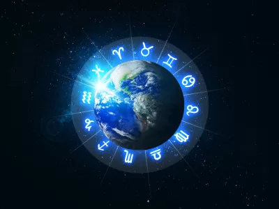 Astrele lovesc fără milă! Horoscopul care anunță schimbări radicale peste noapte și zodiile care își schimbă destinul complet