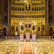 Duminica Tomii 2026. Ce e bine sa duci la Biserică, apoi se aruncă pe ape. Tradiţii şi superstiţii cu o zi înainte de Paştele Blajinilor