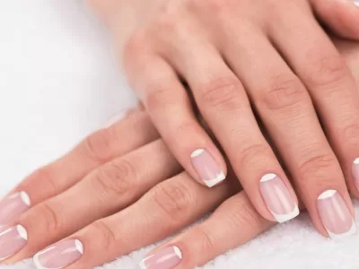 Cum să faci să reziste lacul de unghii zile întregi. Trucurile folosite în saloane