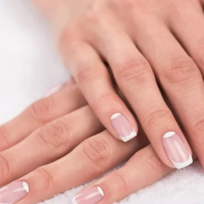 Cum să faci să reziste lacul de unghii zile întregi. Trucurile folosite în saloane