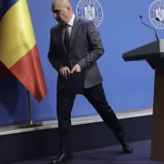 Gata! Bolojan a decis când pleacă din PNL dacă moțiunea trece la votul de săptămâna viitoare. Cui lasă scaunul din fruntea liberalilor