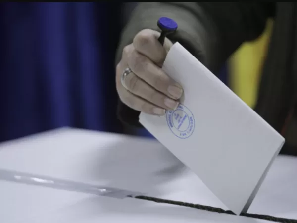 Surpriza momentului pe scena politică! Pe cine ar alege românii dacă mâine ar avea loc alegeri