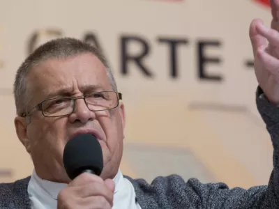 Procesul momentului! Mircea Dinescu dă de pământ cu Victor Ponta