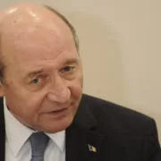 Traian Băsescu o dă în scris. Fostul președinte profită de criza politică și urmează să...