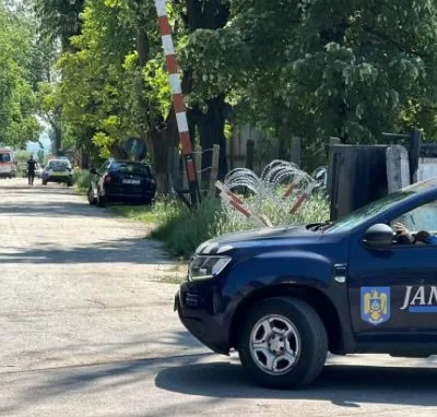 Explozie puternică la o unitate militară. Intervenție de amploare