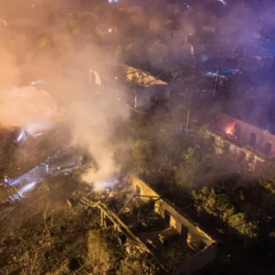 Explozie la o fabrică. Sunt cel puțin 21 de morți și 61 de răniți