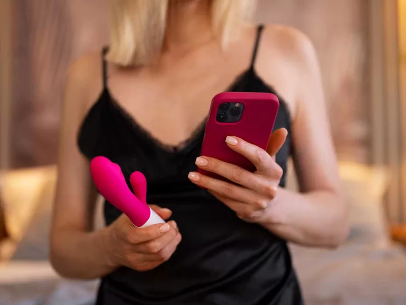 Vibratorul după 40 de ani. Ce spun ginecologii despre libido, perimenopauză și sănătatea intimă